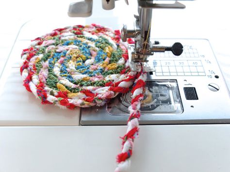 Something cute to make with 'spun' fabric; Sew twine into a spiral to make a mat or bowl or something else that's cute...like a purse Fabric Twine, Machine Stitches, Kids Mat, Braided Rag Rugs, Start Sewing, Fabric Bowls, Rag Rugs, Spiral Shape, Sewing Fabrics