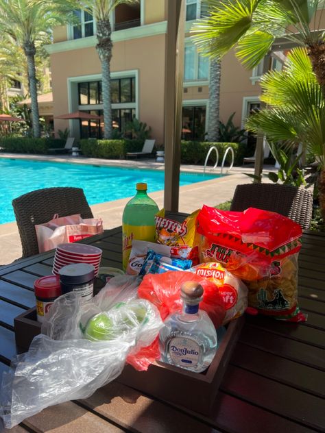 #poolside #poolparty #swimming #water #redcups #snacks #food #foodphotography #summertime #poolsidesetup Pool Food Ideas, Pool Side Food, Pool Snacks For Adults, Pool Party Snacks, Pool Food, Poolside Food, Pool Snacks, Poolside Snacks, Sweet 17