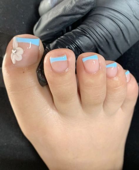 Baby Blue French Tip Toes, Sky Blue Toe Nails, Beach Nails And Toes Matching, Blue Acrylic Toe Nails, Blue French Tip Toes, Pedicure Azul, Toes Acrylic, Pedicure Pies, Blue Pedicure