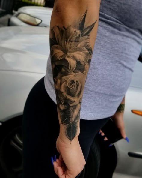 Arm Cover Up Tattoos, Men Flower Tattoo, Tattoo Ideas Inspiration, Half Sleeve Tattoos Forearm, Sleeve Tattoo Ideas, Armband Tattoos, Rose Tattoos For Men, Hand Tattoos For Girls, Forarm Tattoos