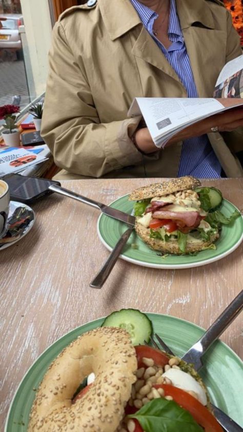 Lunch With Mom Aesthetic, Office Lunch Aesthetic, Mother Aesthetic Daughter, Aesthetic Daughter, Mother Aesthetic, Mother Daughter Activities, Daughter Activities, Office Lunch, Being A Mom