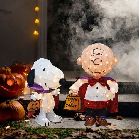 .130,'.. Peanuts Halloween Decor, Vampire Snoopy, Peanuts Halloween, Fall Fest, Halloween Porch Decorations, Peanuts Characters, Halloween Yard Decorations, Yard Decorations, Halloween Store