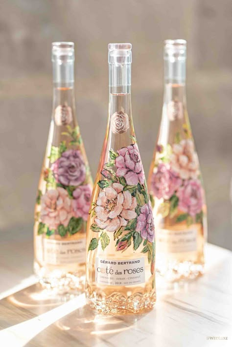 Ode to Emily ~ WedLuxe Media Custom Champagne Bottle, Hand Painted Wine Bottles, Hand Painted Bottles, Wine Bottle Art, Painted Wine Bottles, Champagne Bottles, Floral Arch, Bottle Painting, Bottle Art