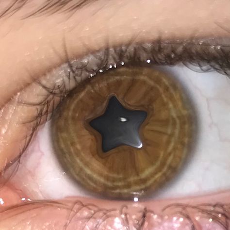 Star Shaped Pupils, Stars In Eyes, Eye Claim, Star Pupils, Multiple Eyes, Character Challenge, Star People, Starry Eyes, Blind Eyes