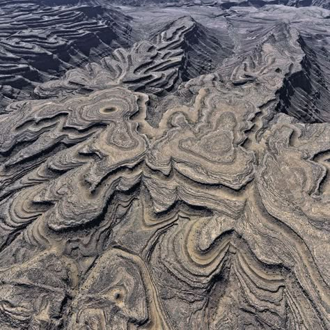 Layers In Nature, Mountains Texture, Mountains Layers, Layers Inspiration, Desert Texture, Layered Mountains, Mountain Layers, Mountain Rocks, Mountain Texture