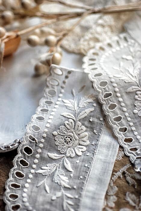 Amazing Lace, Embroidery Scissors, Types Of Embroidery, Linens And Lace, 자수 디자인, Lace Ribbon, Antique Lace, Vintage Crafts, Lace Making