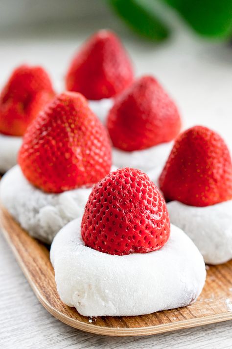 Ichigo Daifuku (Mochi with Strawberry on Top) - Mochi Mommy Daifuku Strawberry, Daifuku Recipe, Gluten Free Japanese Food, Ichigo Daifuku, Tsukiji Market, New Years Recipes, Sweet Red Bean Paste, Strawberry Mochi, Mochi Recipe