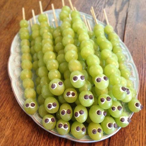 Salsa Recept, Kindergarten Snacks, Class Snacks, Healthy Halloween Snacks, Decorações Com Comidas, Food Art For Kids, Healthy Halloween, Kids Party Food, Easy Food Art