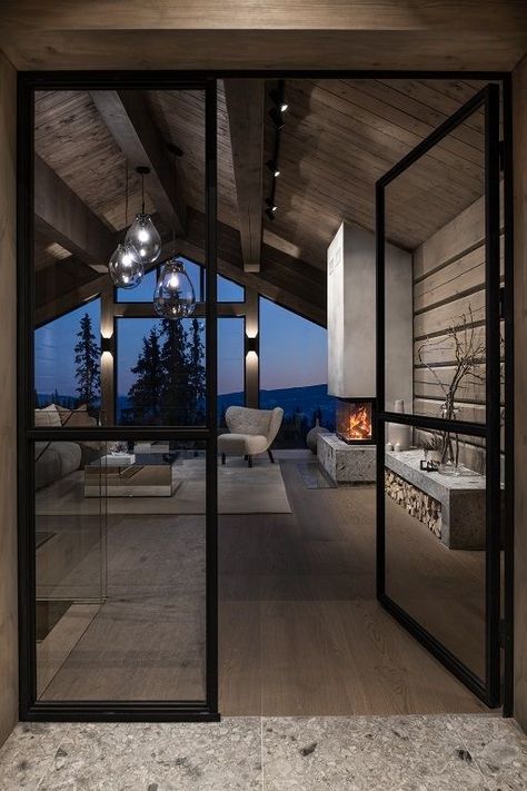 Winter House Exterior, Mountain Interiors, Luxury Ranch, Cabin Aesthetic, Cabin Inspiration, Chalet Interior, Chalet Design, Casa Container, Luxury Cabin