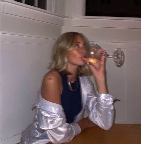 Wine Poses Aesthetic, Blurry Wine Glass Aesthetic, Wine Glass Instagram Pictures, Glass Of Wine Photoshoot, Holding Wine Glass Pose Aesthetic, Blurry Drinks Aesthetic, Wine Night Pictures, Posing With Wine Glasses, Woman With Wine Glass Photography