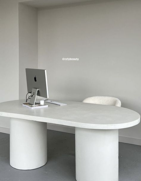 White Office Aesthetic, Peerspace Ideas, Office Asthetics, Aesthetic Office Space, Armchair Dining Room, Minimal Office Design, Home Office Minimalist, Minimalistic Office, Dental Design Interior