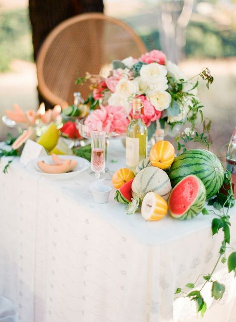 Fruit Tablescape, Watermelon Wedding, Fruit Centerpieces, Fruit Wedding, Wedding Notes, Vintage Inspired Wedding Dresses, Beautiful Tablescapes, Boda Mexicana, Table Inspiration