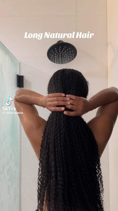 Natural Hairstyles Long Hair, Take Care Of Wavy Hair, Care For Wavy Hair, Hair Sculpture, Short Curly Hair Styles, Easy Routine, Long Natural Curly Hair, Long Hair Black, Cabello Afro Natural