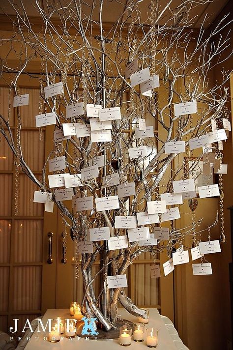 Card Tree Display, Christmas Wish Tree Ideas, Wishing Wall Ideas, Wish Tree Ideas, Memorial Tree Ideas, Influencer Event, Highlands Wedding, Manzanita Branches, Office Wall Design