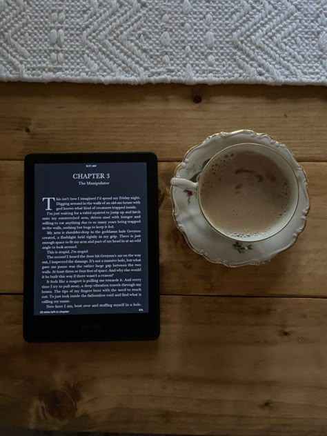 Foto Ideas Instagram, Studying Inspo, A Cup Of Coffee, Coffee And Books, Study Inspiration, E Reader, Cup Of Coffee, Study Motivation, Book Aesthetic