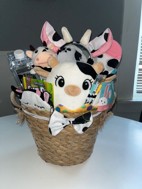 Cowgirl Themed Gift Basket, Cow Gift Basket Ideas, Country Birthday Basket, Cow Print Gift Ideas, Cow Basket Ideas, Cow Gift Basket, Cow Themed Gift Basket, Cow Gifts Target, Western Gift Basket