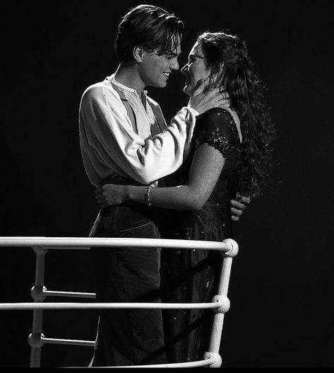 Leonardo Dicaprio And Kate Winslet, Jack Rose, Titanic Movie, Martin Garrix, Kate Winslet, Leonardo Dicaprio, Hopeless Romantic, On Set, Titanic