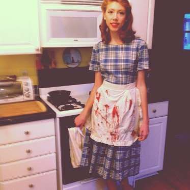 Halloween Costume ~Killer Housewife~ Modest Dress, Bloody Apron, a Costume Knife would compliment nicely. 1950s Housewife Costume, 1950s Halloween Costume, Housewife Costume, Modest Halloween Costumes, 1950s Housewife, Spitting Image, Vintage Halloween Costume, Diy Halloween Costumes Easy, Fur Coat Vintage