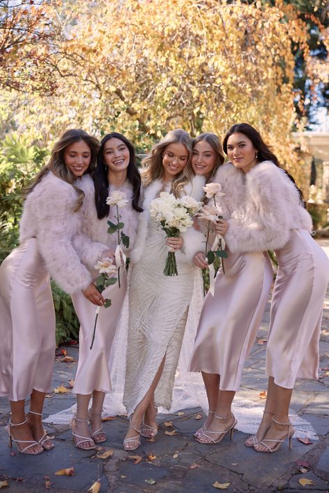 Coat For Bridesmaid Dress, Fur Wedding Dress, Silk Bridesmaid Dresses, Blush Pink Bridesmaid Dresses, Winter Bridesmaid Dresses, Off White Jacket, Champagne Bridesmaid Dresses, Blush Bridesmaids, Fur Jackets