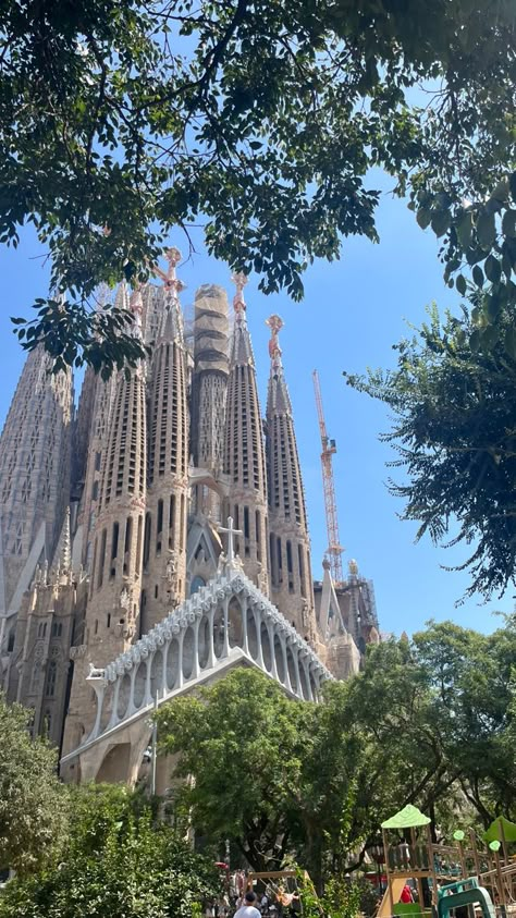 Barcelona Spain Sagrada Familia, Spain Aesthetics Barcelona, Spain Barcelona Aesthetic, Barcelona City Aesthetic, Sagrada Familia Aesthetic, Barcelona Spain Aesthetic, Barcelona Vibes, Travel To Barcelona, Spain Vibes