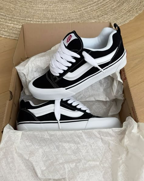 Nike Uptempo, Nmd Adidas, Pretty Sneakers, Tenis Vans, Vans Original, Preppy Shoes, Pretty Shoes Sneakers, Shoes Sneakers Jordans, Shoes Outfit Fashion