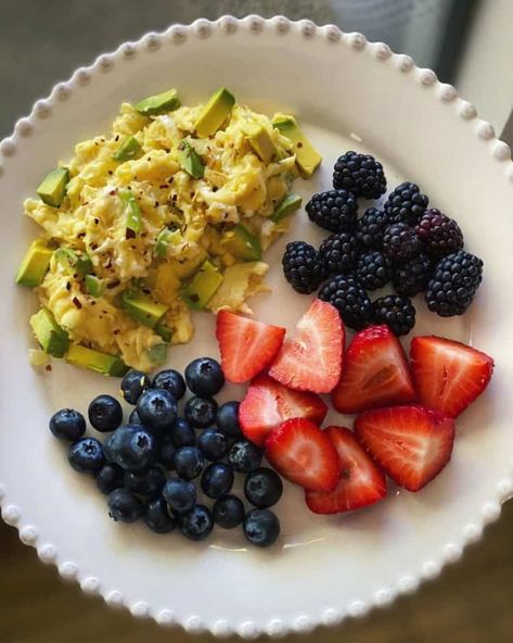 20 desayunos que impulsan tu pérdida de grasa - Adelgazar en casa Simple Brunch, Fancy Food, Food Goals, Easy Healthy Breakfast, Food Videos Desserts, Morning Food, Good Healthy Recipes, Healthy Dessert Recipes, Scrambled Eggs