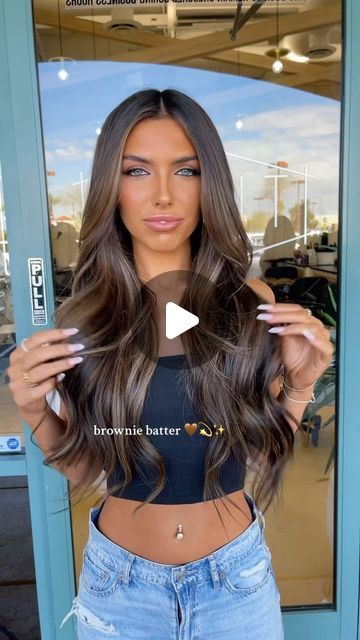 Chrissy Ellingson Rasmussen | The most requested brunette color of the Summer☀️ @jordan beckham’s brownie batter formula now available on our @Habit Education app! Book... | Instagram 2 Tone Brown Hair Color, Dark Hair To Balayage, Brown Hair Glaze, Brownie Batter Balayage, Jordan Beckham Hair, Brunette Hair Gloss, Brown Hair Blonde Balayage, Brownie Batter Hair, Brownie Batter Hair Color