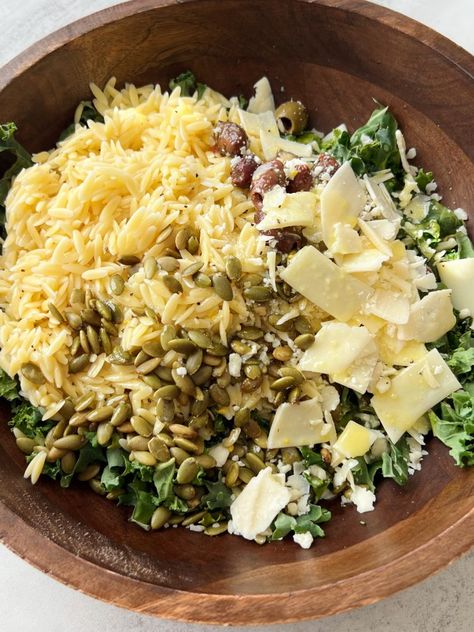 Orzo Kale Salad with Lemon Vinaigrette - Something Nutritious Orzo Olive Salad, Kale And Orzo Salad, Orzo Kale Salad, Kale Orzo, Cabin Recipes, Cold Orzo Pasta Salad, Recipes With Olives, Yummy Salads, Meal Prep Lunch