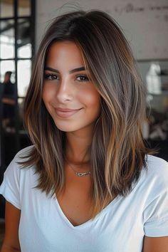 How To Cut Bangs, Hair 2024, Haircuts For Medium Hair, Trendy Hair Color, Hairstyles Ideas, Shoulder Length Hair, Hair Colour, Messy Hairstyles, Hair Cut