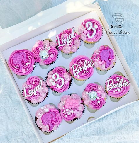 Barbie theme Cupcakes for Loyal’s 3rd birthday a few weeks ago #birthdaycakes #cupcakes #buttercreamcakes #fondantcakes #customcakes #handmadetopper #cakedecor #cakedesign #sydneycake #sydneycakes #vaanskitchen #vintagecake #barbiecupcake #barbiecupcakes Barbie Cupcakes, Theme Cupcakes, Barbie Theme, Themed Cupcakes, Vintage Cake, Buttercream Cake, Fondant Cakes, Custom Cakes, 3rd Birthday