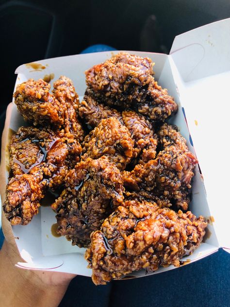 KFC Dunked wings Dunked Wings Recipe Kfc, Dunked Wings Kfc, Kfc Snap, Dunked Wings, Kfc Wings, Kfc Aesthetic, Kfc Food, Delicacy Food, Food Therapy