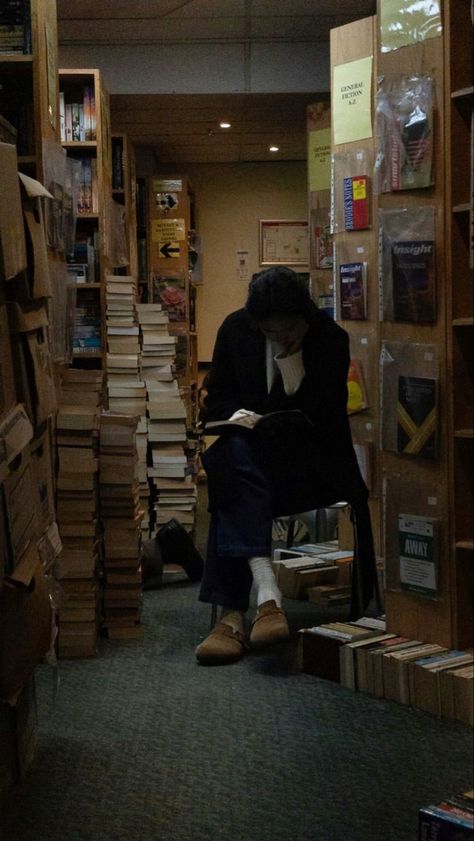 Apathy Aesthetic, Archivist Aesthetic, Novelist Aesthetic, London Bookstore, Reader Aesthetic, Cat Dark, Reading Motivation, College Aesthetic, Dark Paradise