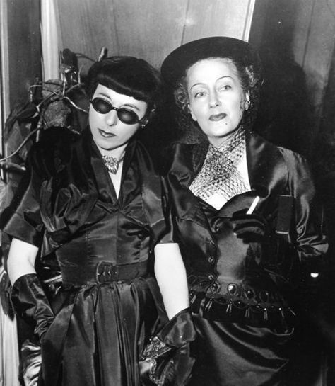 Edith&Gloria Saudi Outfit, Edith Head Designs, Edith Head Fashion, Erich Von Stroheim, Gloria Swanson, Edith Head, Hollywood Vintage, Best Costume Design, Hollywood Costume