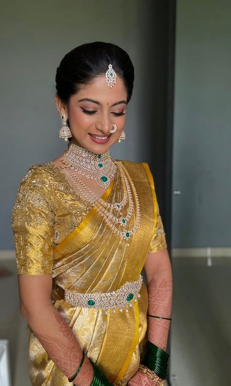 Bridal Marriage Saree, Gold Sarees For Bride, Gold Wedding Saree Bridal Sari, Gold Saree For Bride, Gold Saree Wedding South Indian, Gold Saree Jewellery Ideas, Gold Saree With Diamond Jewellery, Bride Sarees South Indian, Yellow Gold Saree