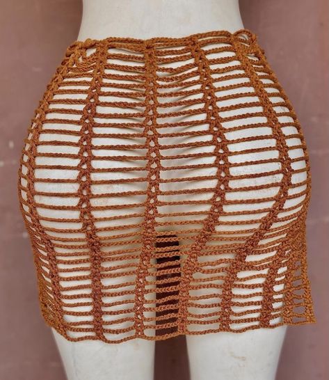 Crochet Mesh Skirt, Beaded Clothing, Mesh Crochet, Crochet Outfits, Swimsuit Wrap, Crochet Work, Crochet Skirt, Crochet Stuff, Mesh Skirt