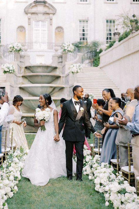 Nigerian Money, Melanin Wedding, The Swan House, Swan House Wedding, Vintage Wedding Ceremony, Lucite Chairs, Modern Wedding Ceremony, Classic Elegant Wedding, Swan House