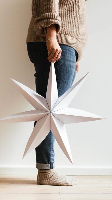 Advent Diy Decoration, Christmas Star Crafts, Diy Christmas Star, Advent Diy, Driving Home For Christmas, Diy Star, Christmas Star Decorations, Snow Flakes Diy, Christmas Hacks