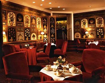 The Carlyle Hotel, Luxury Restaurant Interior, Carlyle Hotel, Traditional Living Rooms, Old World Glamour, Gallery Restaurant, Commercial Signage, Chic Shack, The Carlyle