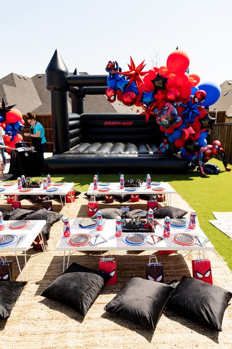 Spiderman Theme Party, Spiderman Birthday Party Decorations, Spiderman Birthday Cake, Marvel Birthday Party, Marvel Party, Avenger Birthday Party, Spiderman Birthday Party, Avengers Birthday, Spiderman Party