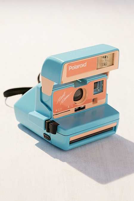 Purple Polaroid, Vintage Polaroid Camera, Polaroid 600, Instax Camera, Dslr Photography Tips, Photo Polaroid, Cute Camera, Old Cameras, Vintage Polaroid