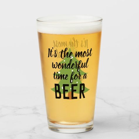 Funny Beer Glass, Hannukah Recipes, Christmas Wine Glasses, Beer Funny, Christmas Beer, Beer Quotes, Christmas Glasses, Cricut Christmas, Beer Humor