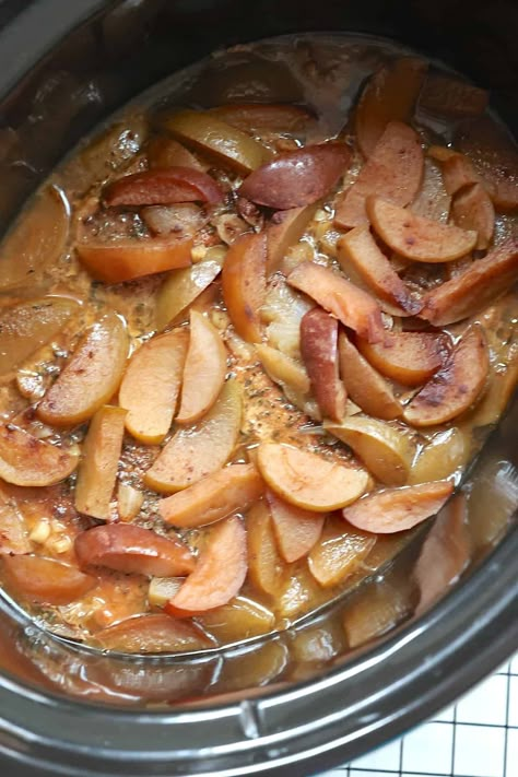 Easy Slow Cooker Pork Chops and Apples Recipe Pork With Apples Crockpot, Boneless Pork Chops With Apples, Pork Chops In The Crock Pot Healthy, Pork Cutlets Crockpot, Pork Chops And Apples Recipes, Apple Pork Chops Crockpot, Slow Cooker Boneless Pork Chops, Boneless Pork Chops Crock Pot, Pork Chops Apples