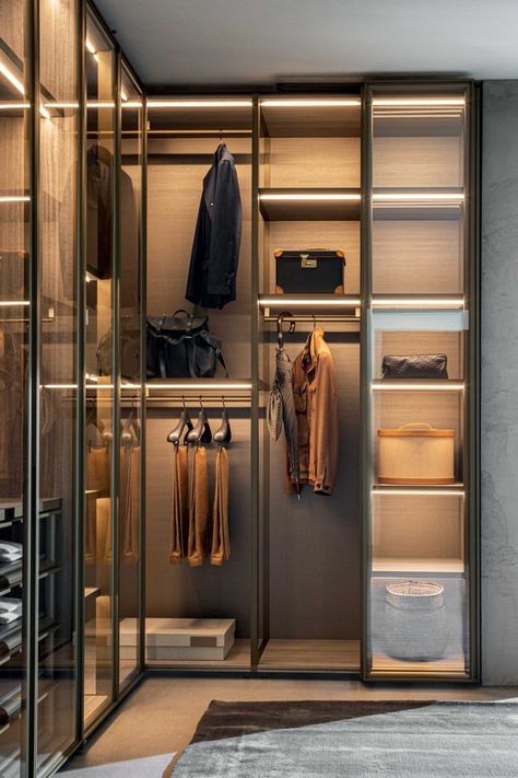 Sectional walk-in wardrobe GLISS MASTER SISTEMA 7 By Molteni & C. design Vincent Van Duysen Walk In Wardrobe Design, A Walk In Closet, Lots Of Clothes, Wardrobe Systems, Walking Closet, Dream Closet Design, Walk In Closet Design, Wardrobe Door Designs, Luxury Closets Design