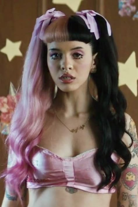 Melanie Martinez // Pacify Her Melanie Martinez Widget, Pacify Her, Two Toned Hair, Alice Liddell, Shot Hair Styles, Creative Makeup Looks, Body Picture, Aesthetic People, Hair Inspo Color