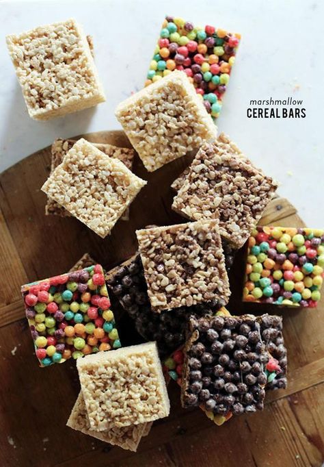 Marshmallow Cereal Bars, Cereal Bars Recipes, Marshmallow Cereal, Cheap Breakfast, Krispie Treats Recipe, Krispy Treats, Cereal Bar, Marshmallow Treats, Brownie Desserts