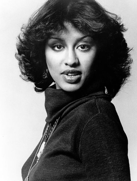 Phyllis Linda Hyman (July 6, 1949 – June 30, 1995) was an American singer-songwriter and actress. Phyliss Hyman, 80 Music, Legendary Women, Phyllis Hyman, Motown Records, Dorothy Dandridge, Soul Artists, Soul Singers, Vintage Black Glamour