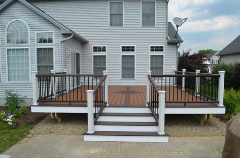 Trex Composite Decking Colors, Deck Ideas For Small Backyards, Backyard Wood Deck, Wood Deck Ideas, Backyard Deck Ideas On A Budget, Deck Ideas On A Budget, Landscaping Ideas For Backyard, Ideas For Small Backyards, Backyard With Pool