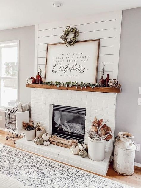 70 Fall Farmhouse Decor Ideas » Lady Decluttered Fall Decor Living Room Cozy, Hearth Decor, Fall Fireplace Decor, Fall Mantle Decor, Fall Fireplace, Indian House, Fireplace Mantle Decor, Fall Living Room, Farmhouse Fireplace