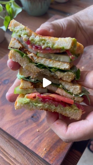 Afshan | Home chef on Instagram: "Healthy Paneer Sando 🥪 
.
.
.
.
.
.
#reels #instagram #food #foodie #foodgasm #paneer #sandwich #vegetarian #vegetarianfood #healthy #healthyrecipes #lifestyle #healthyfood #protein #delicious #deliciousfood #chef #homemade #recipe #explore #explorepage #viral #trending #foryoupage #fyp #bhfyp #umami" Healthy Paneer Recipes For Diet, Sandwich Recipes Vegetarian Indian, Paneer Sandwich Recipe Healthy, Panner Sandwich Recipe Video, Paneer Sandwich Recipe, Paneer Sandwich, Sandwich Vegetarian, Healthy Homemade Recipes, Reels Instagram