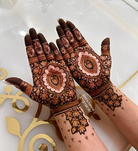 Latest Lotus Mehndi Designs, Beginner Mehndi Designs, Mehndi Designs Khafif, Mehendi Designs For Bride, Bridal Mehndi Designs Simple, Mehndi Designs Floral, Gulf Mehndi Designs, Trending Mehendi Designs, Khafif Mehndi Designs